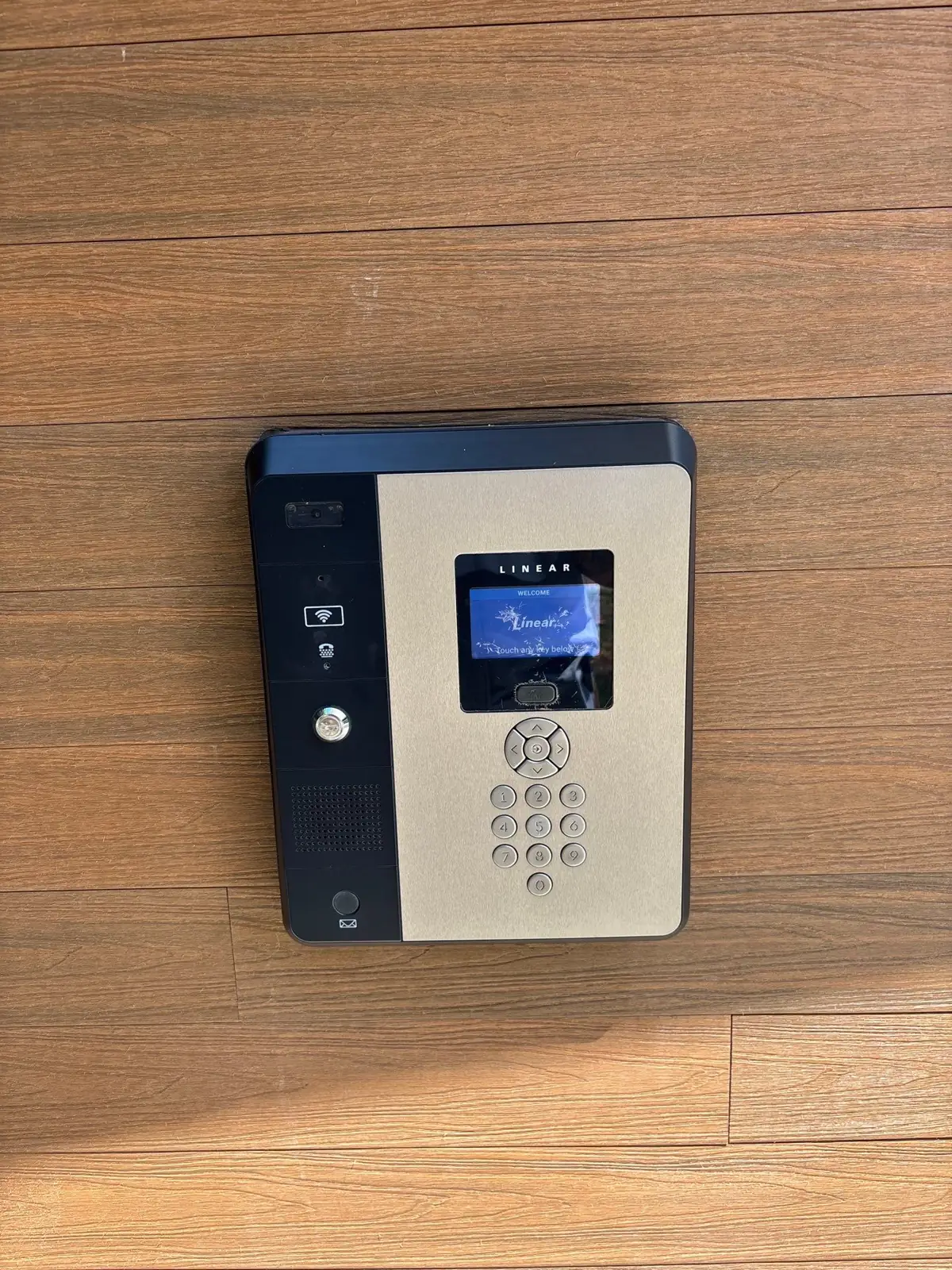 Wall-mounted keypad reader in Orlando, FL